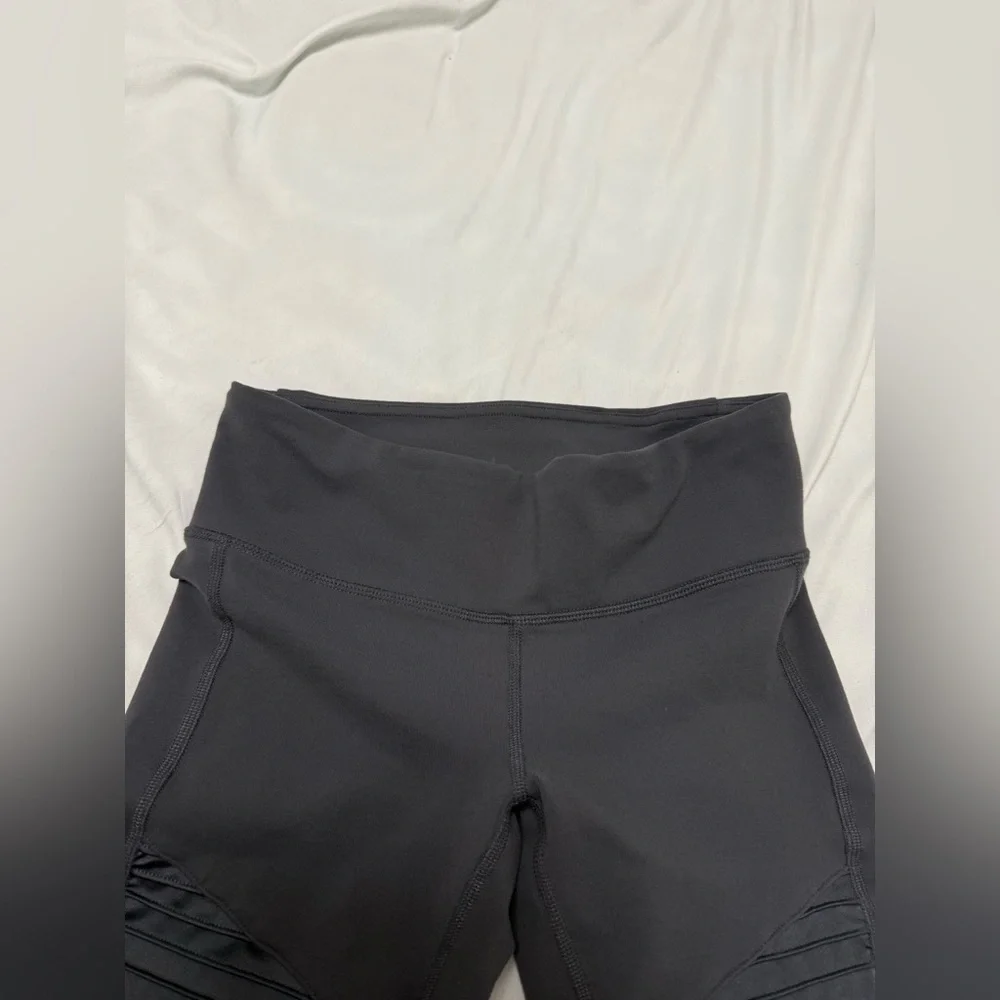 Alo High-Waist Moto Legging